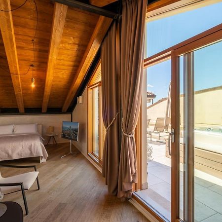Crocus Apartments Sirmione Extérieur photo